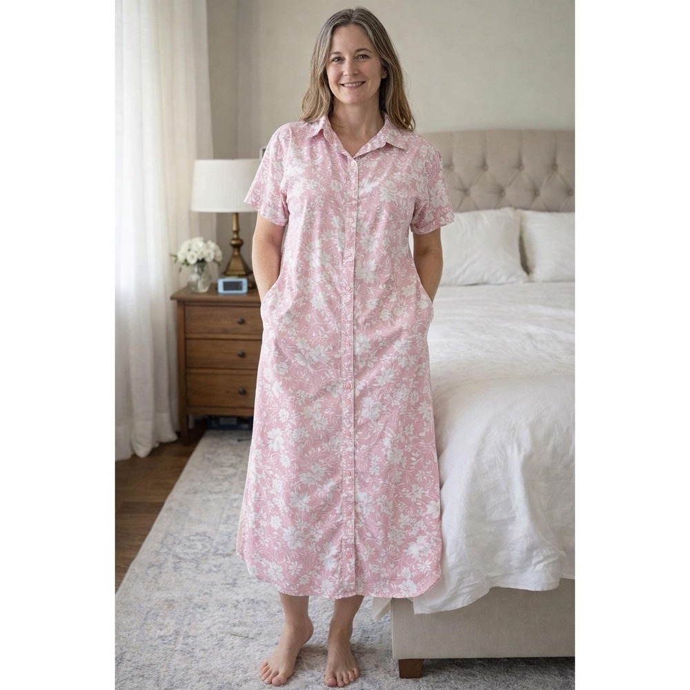 VTG Brownstone Studio Woman Dust Pink Flower Buttoned‎ House Coat Robe Nightgown